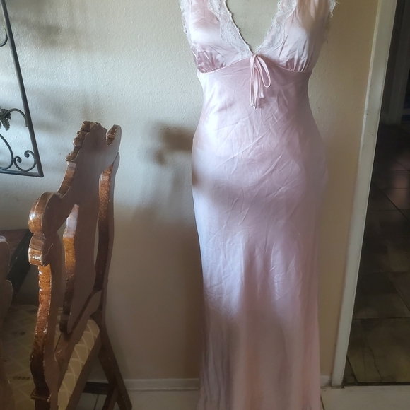Princess Polly Blush Maxi Dress with Lace Trim - Picture 4 of 11